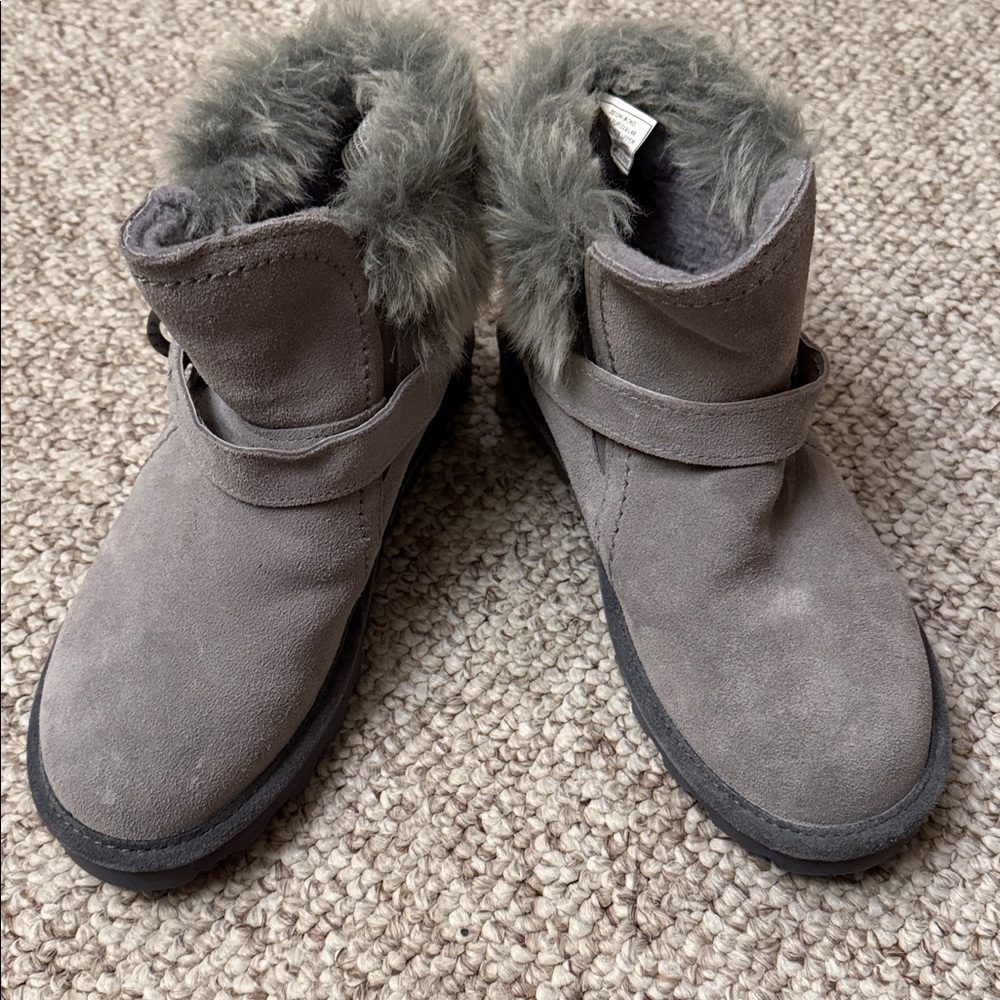 BearPaw Women's Gray Ankle Boots with Fur Trim